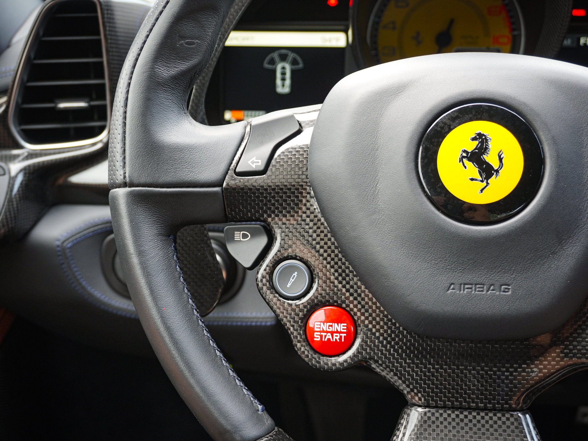 Used 2013 Ferrari 458 Italia Coupe RWD image 22