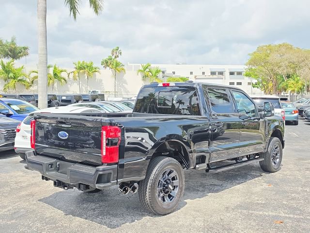 Used 2023 Ford F250 Lariat w/ Lariat Ultimate Package image 3