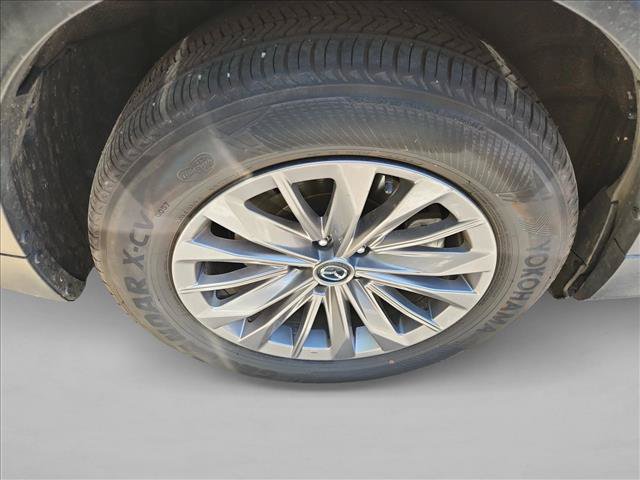 Used 2024 MAZDA CX-90 Plug-In Hybrid w/ Preferred AWD/4WD image 8