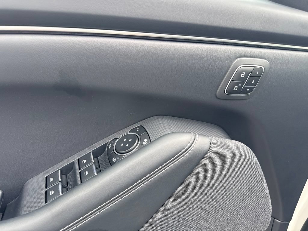 Used 2025 Ford Mustang Mach-E Premium AWD/4WD image 17