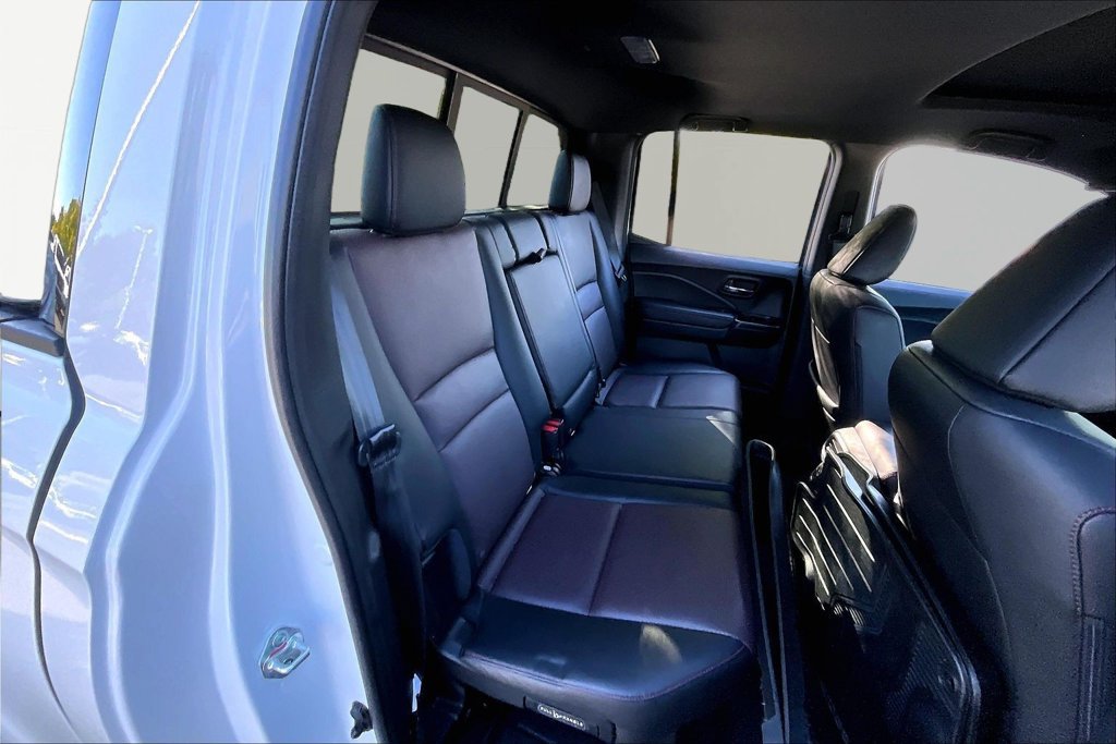 Certified 2024 Honda Ridgeline Black Edition image 17