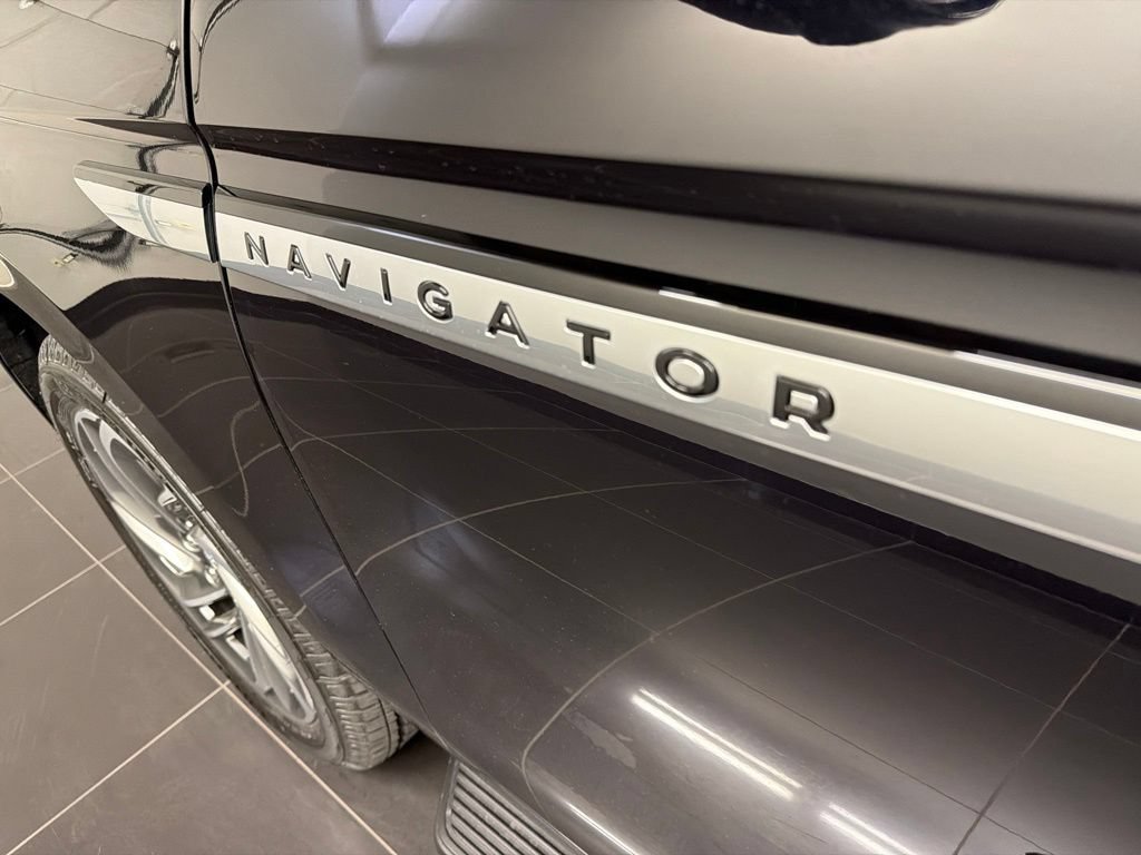 New 2026 Lincoln Navigator Premiere AWD/4WD image 43