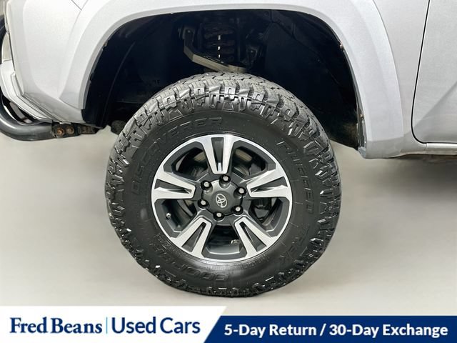 Used 2019 Toyota Tacoma TRD Sport w/ Technology Package AWD/4WD image 34