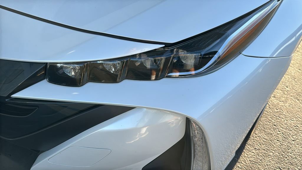 Used 2021 Toyota Prius Prime XLE image 6