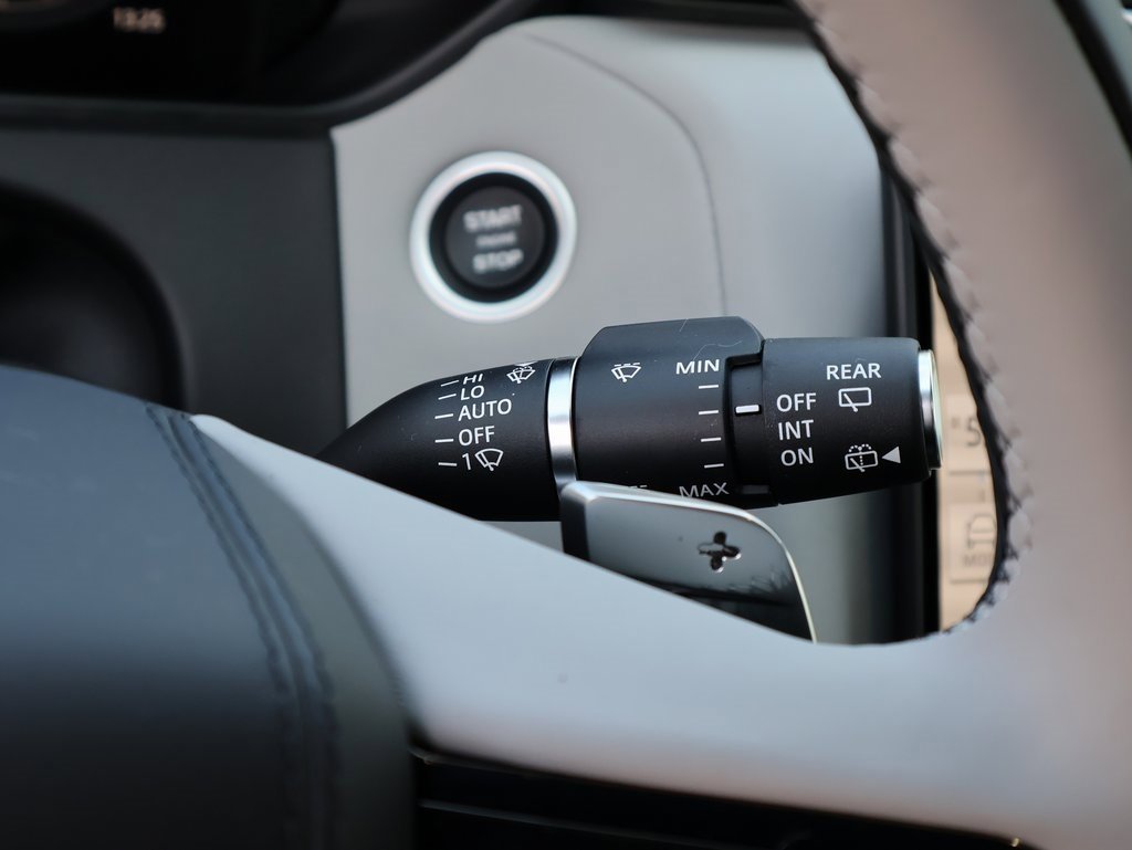 New 2026 Land Rover Range Rover Velar Dynamic SE image 33