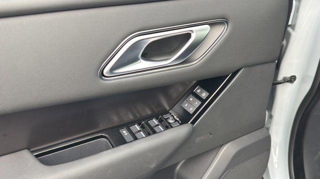 New 2026 Land Rover Range Rover Velar Dynamic SE image 25