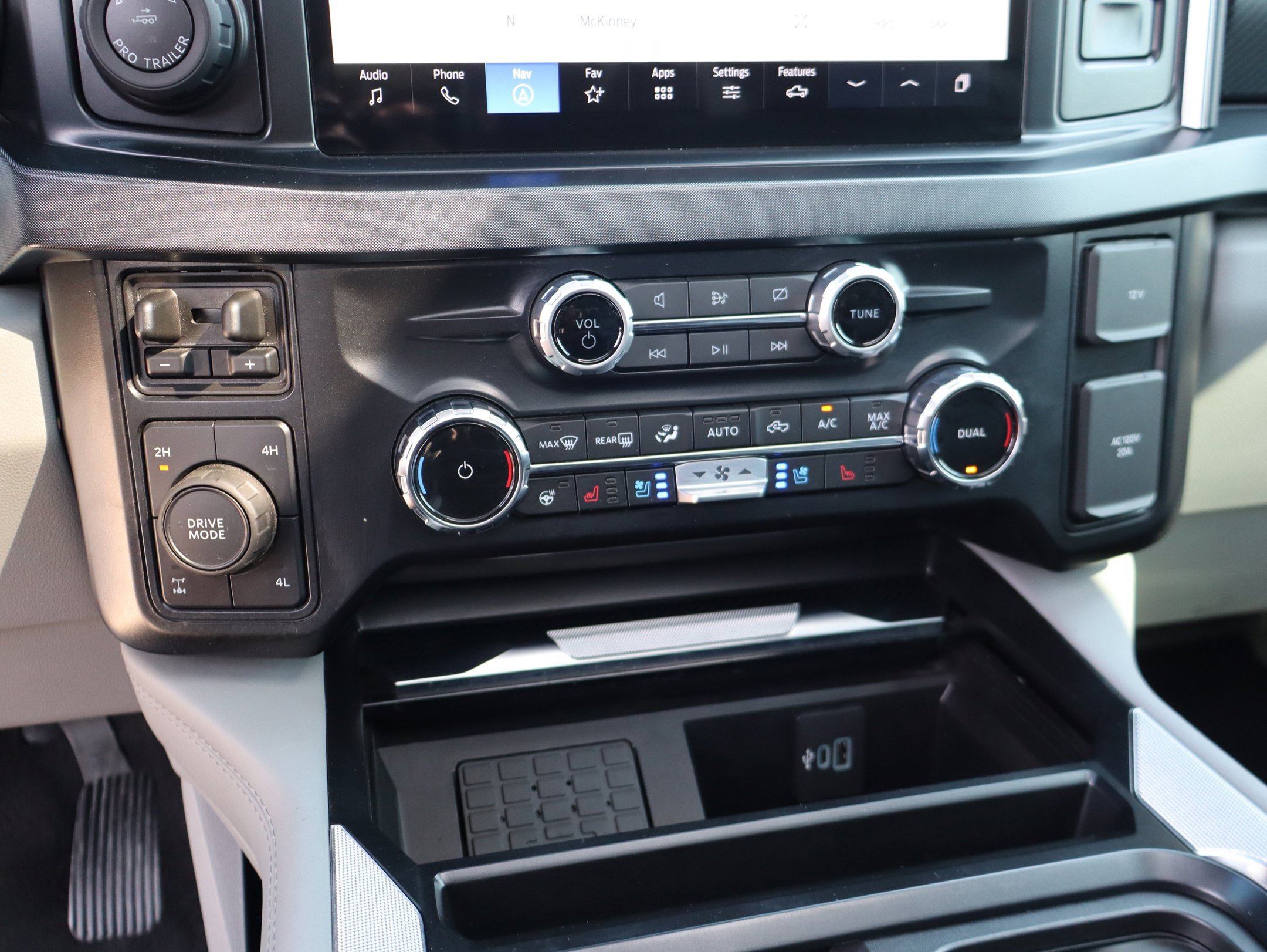 Used 2024 Ford F250 Limited w/ FX4 Off-Road Package AWD/4WD image 22