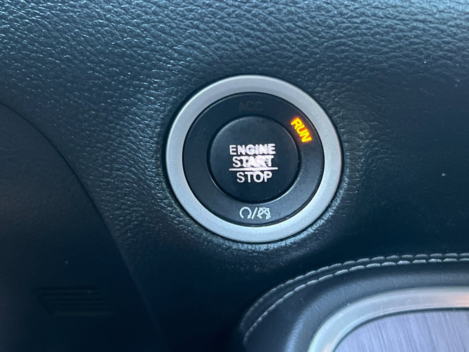 Used 2017 Dodge Challenger R/T image 20