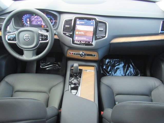 Used 2025 Volvo XC90 T8 Plus w/ Protection Package Premier image 3