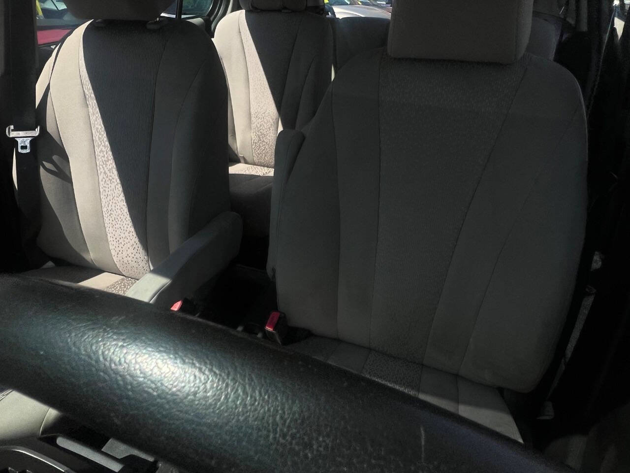 Used 2012 MAZDA MAZDA5 Touring FWD image 12