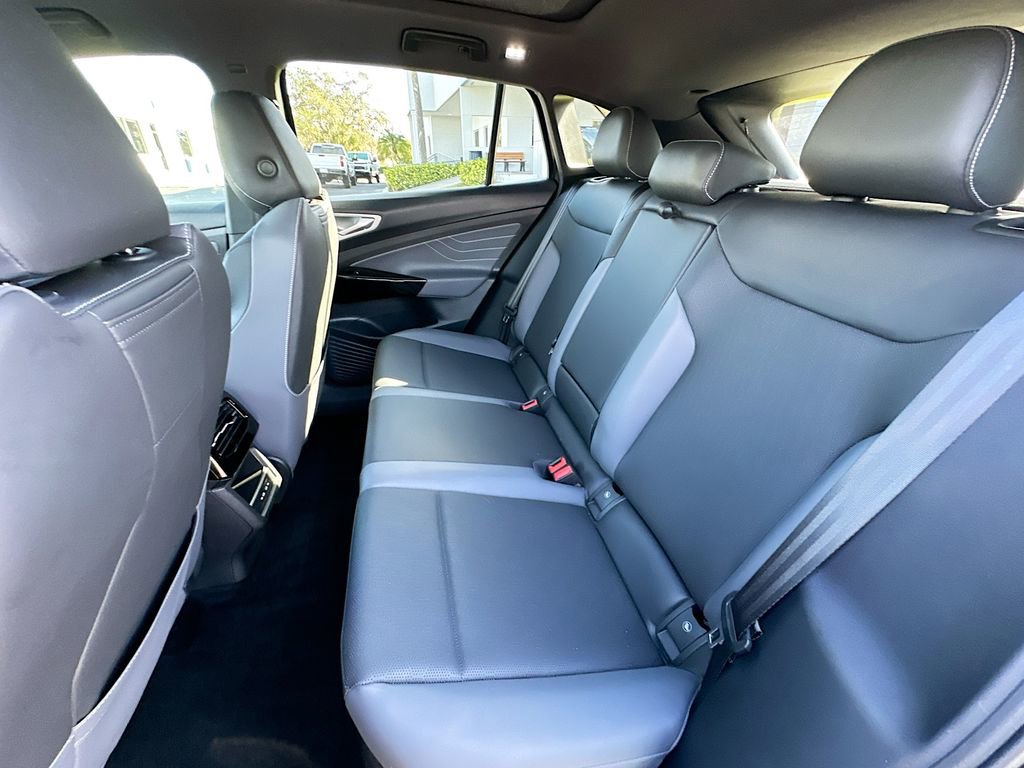 Used 2023 Volkswagen ID.4 Pro S Plus image 25