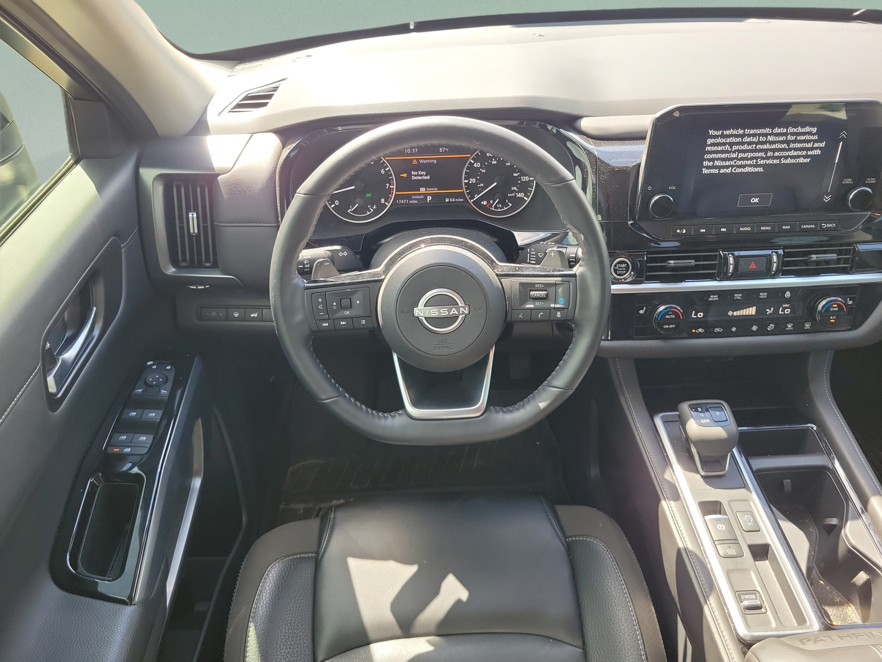 Used 2024 Nissan Pathfinder SL w/ Black Appearance Package FWD image 5