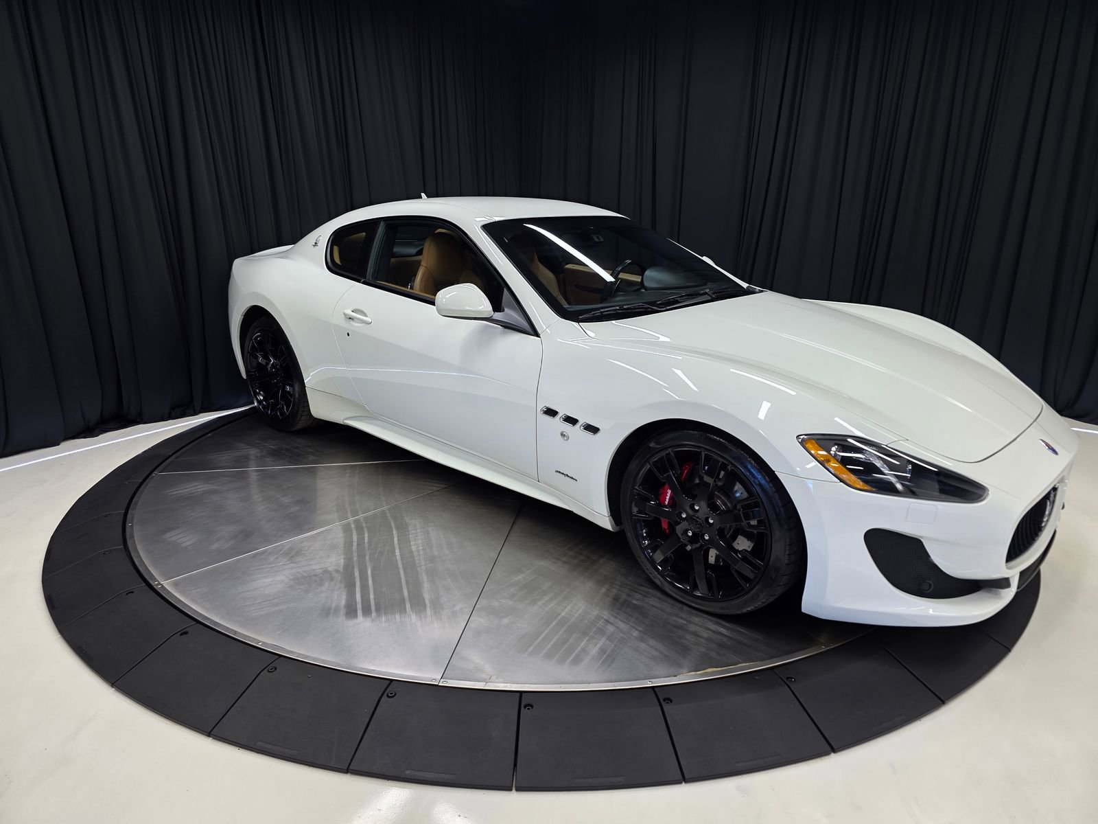 Used 2015 Maserati GranTurismo Sport RWD image 15
