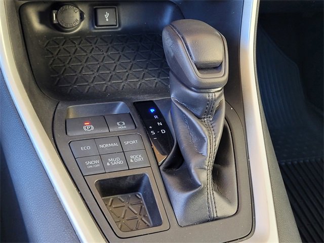 Used 2020 Toyota RAV4 XLE image 23