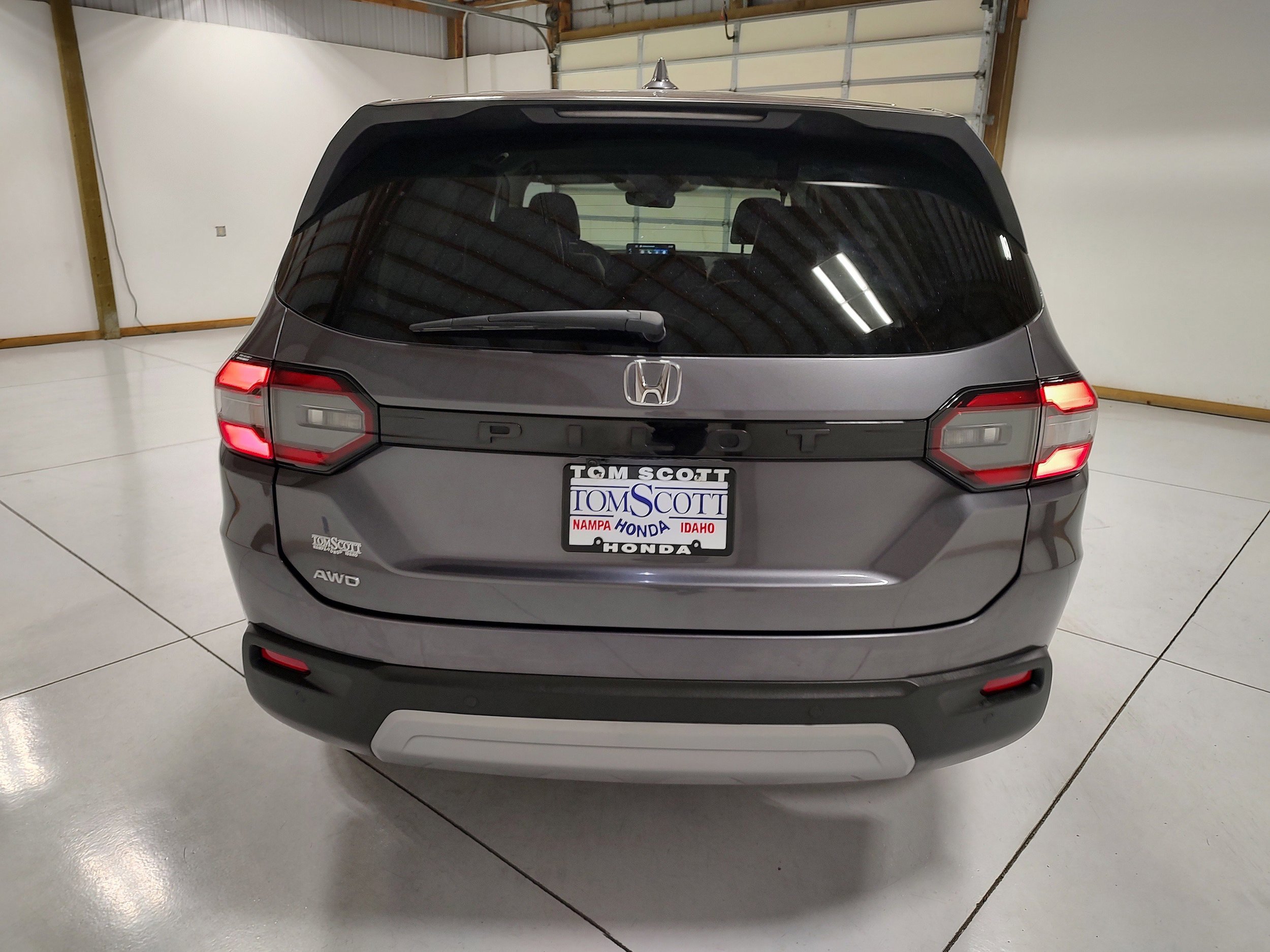 Used 2025 Honda Pilot EX-L image 12