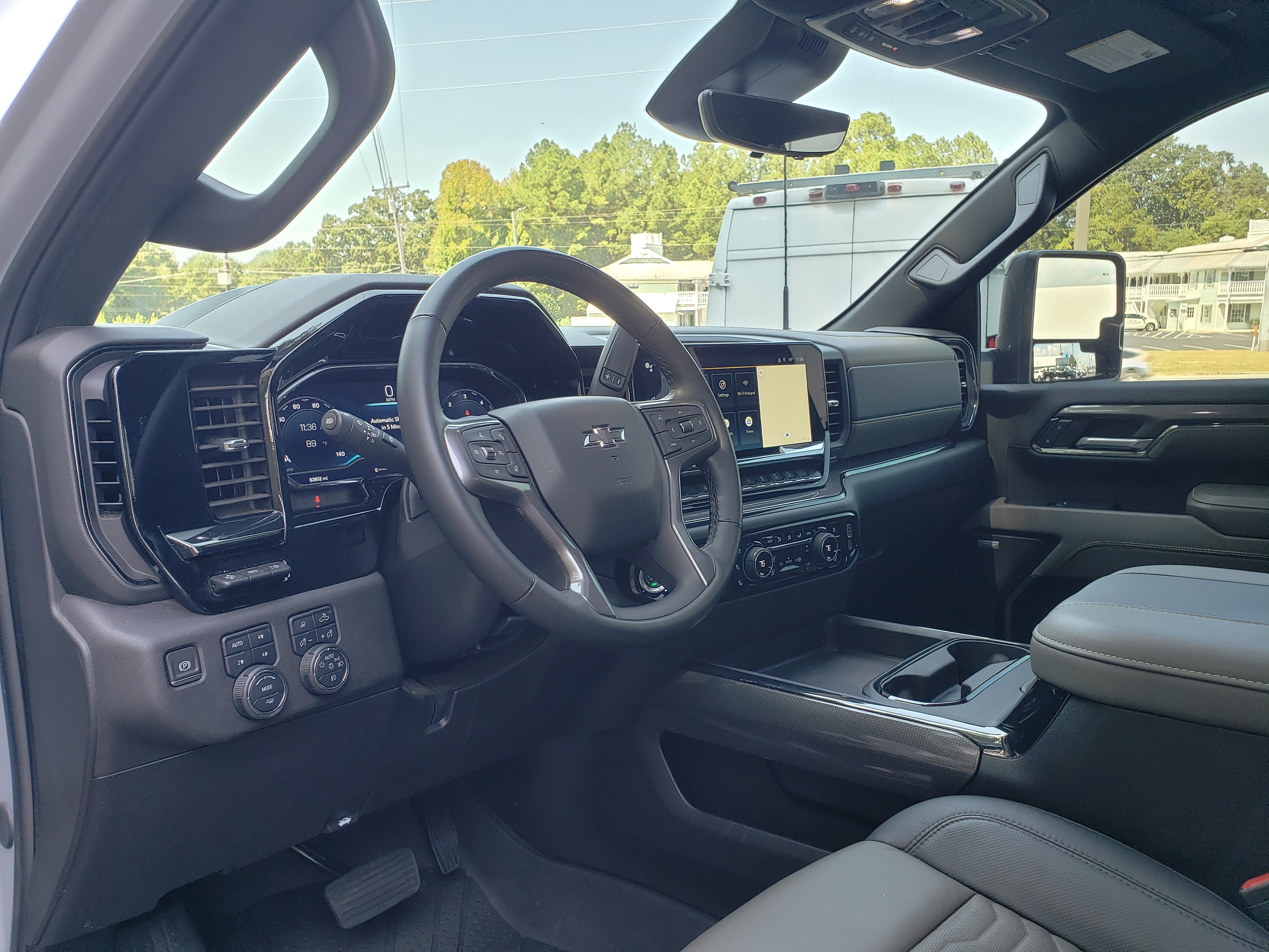 Used 2024 Chevrolet Silverado 2500 ZR2 w/ Technology Package image 27