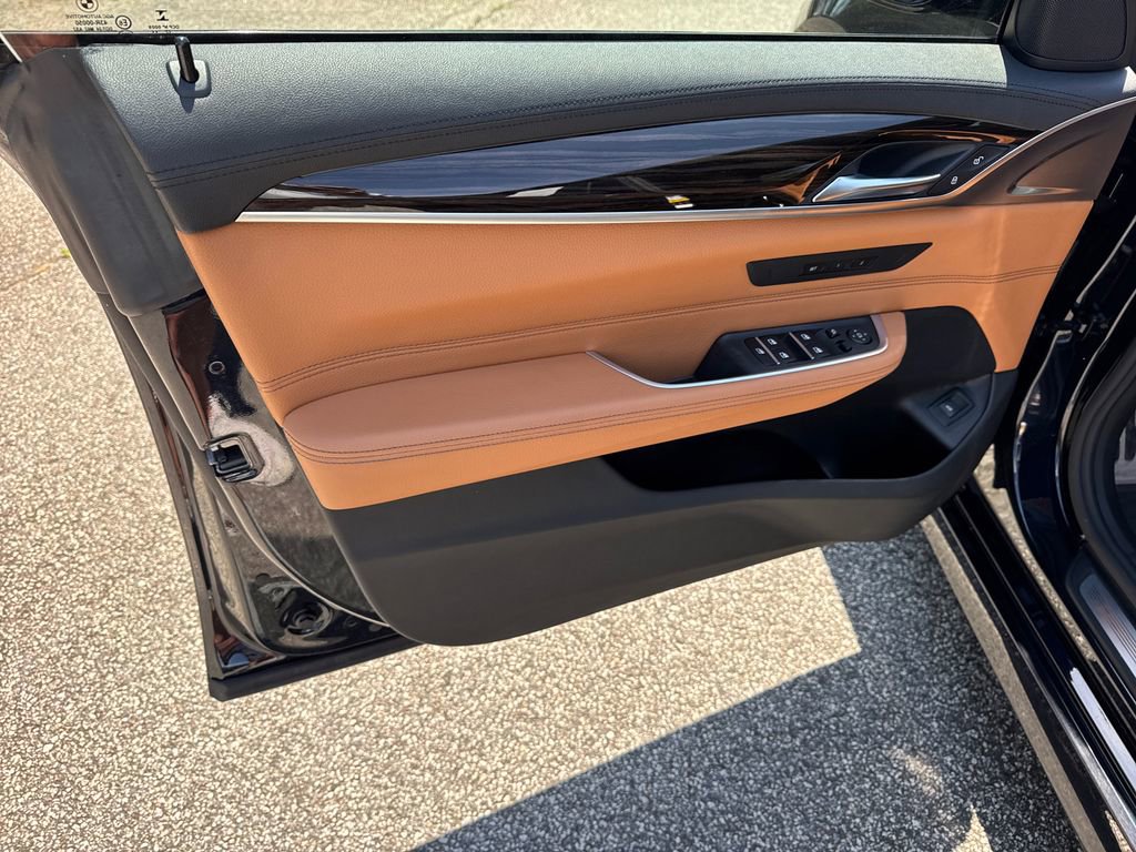 Used 2018 BMW 640i Gran Turismo xDrive w/ M Sport Package AWD/4WD image 10