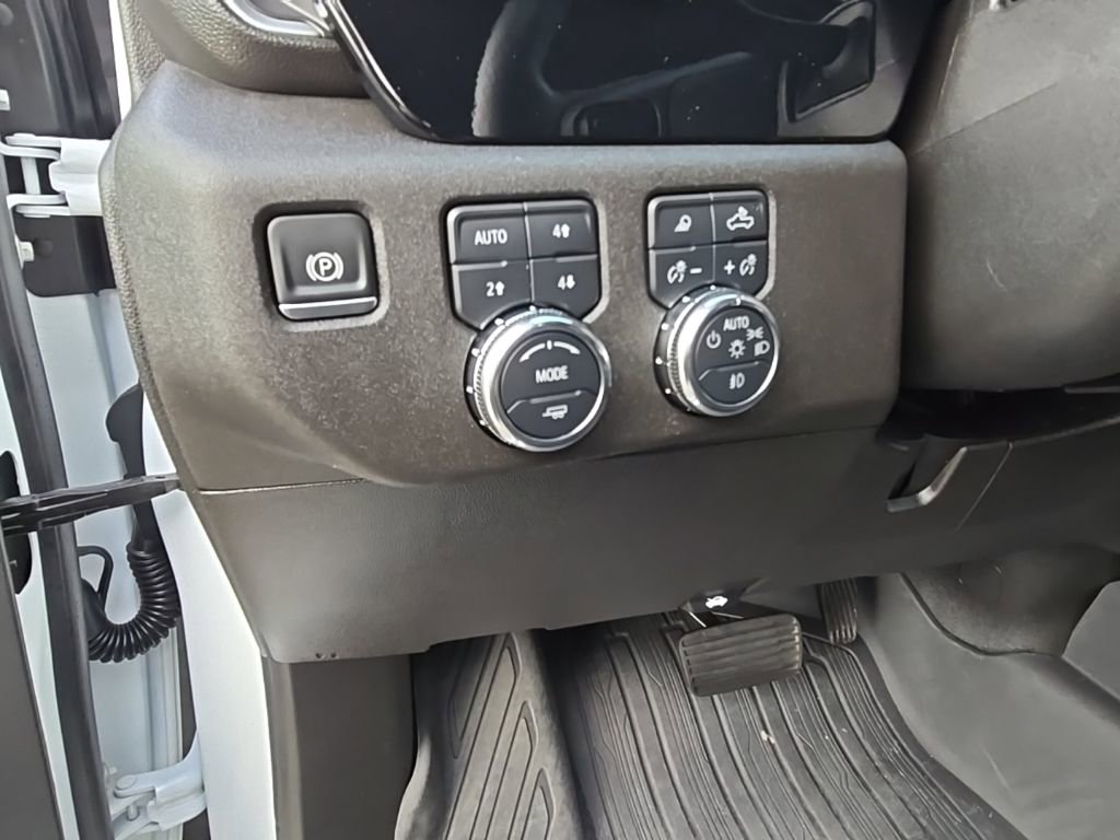 Used 2025 GMC Sierra 3500 SLT w/ X31 Off-Road Package image 20