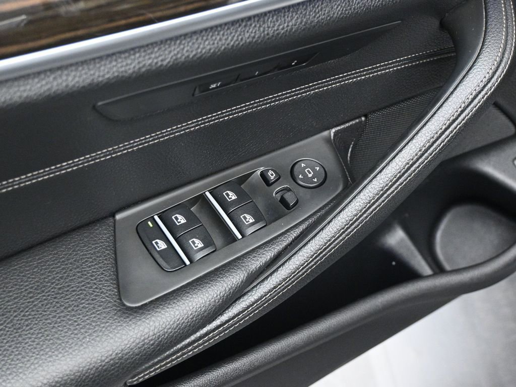 Used 2019 BMW 530e 530e iPerformance w/ Convenience Package image 10