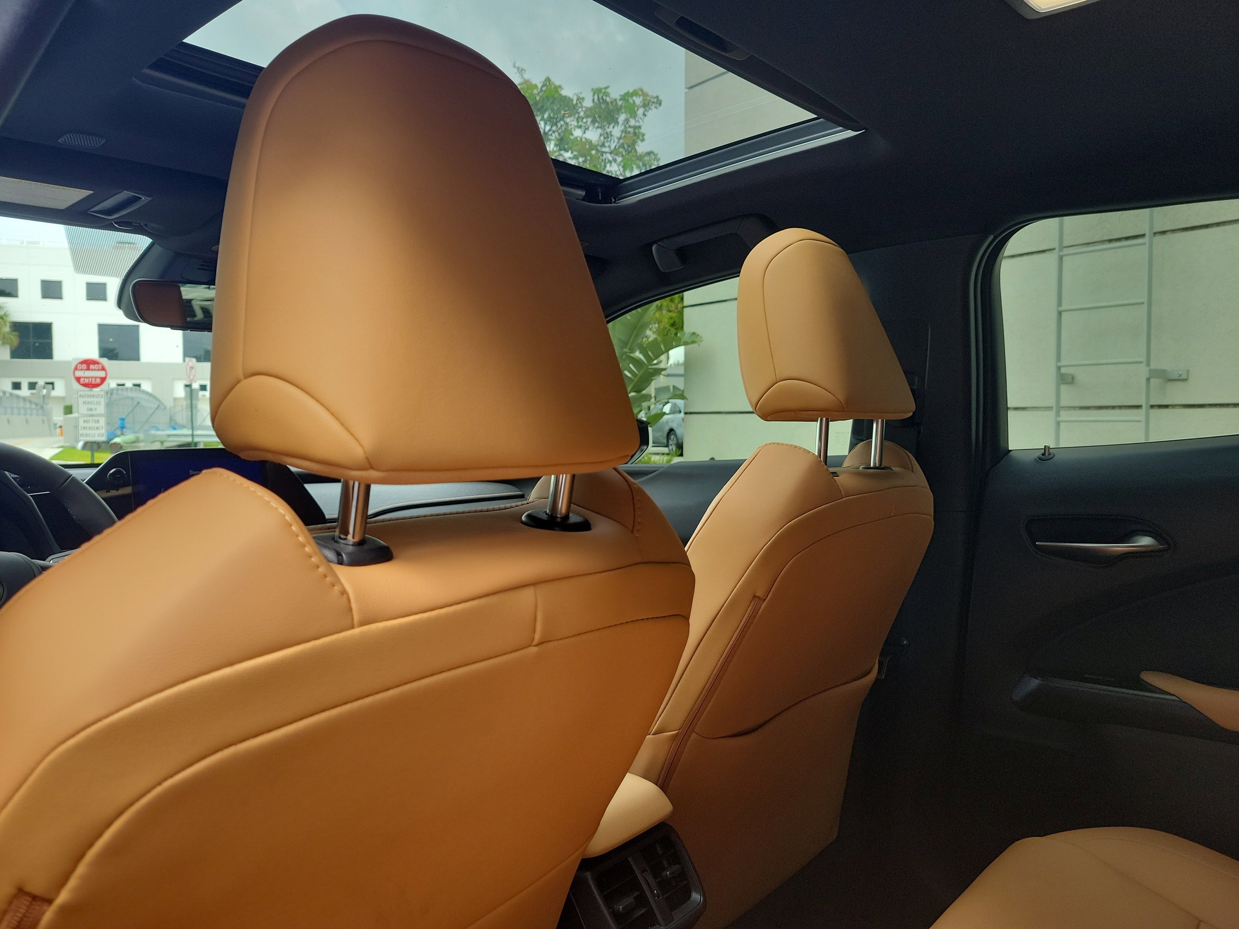 Used 2025 Lexus UX 300h FWD w/ Accessory Package (Z2) image 14