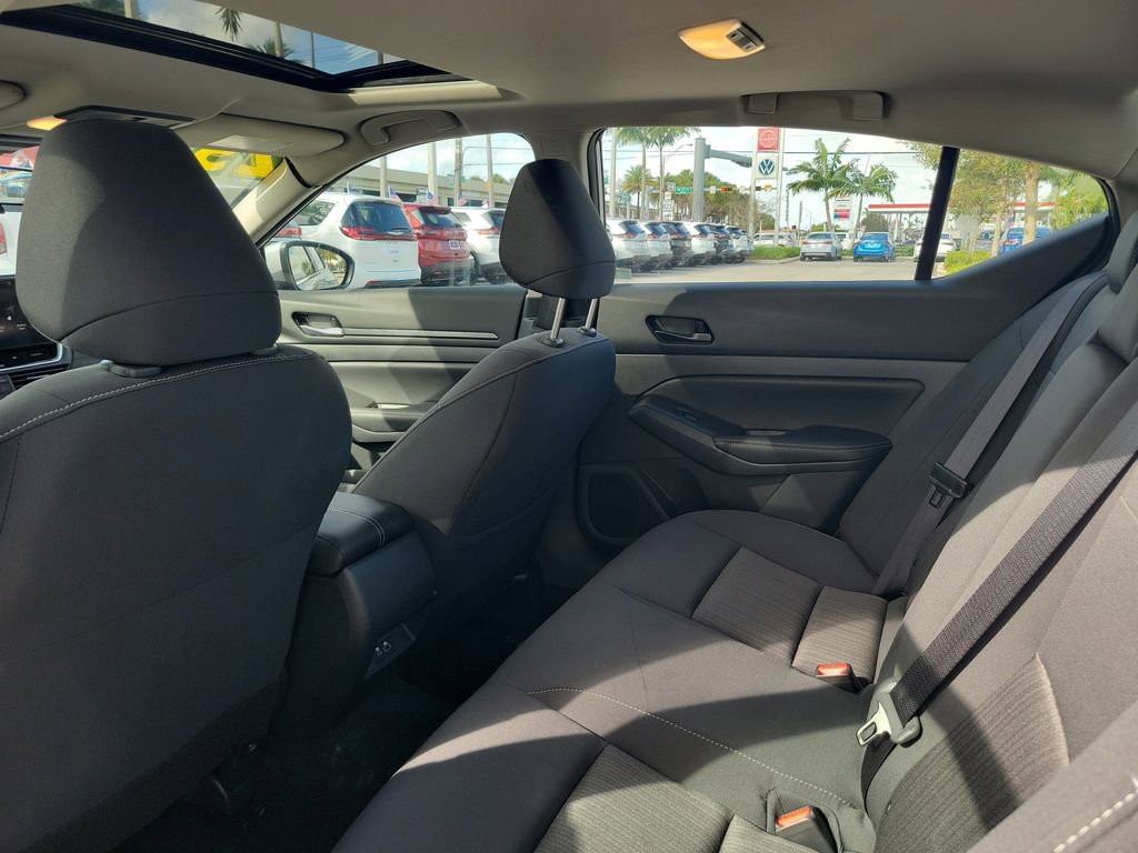 Used 2025 Nissan Altima 2.5 SV w/ SV Premium Package image 8