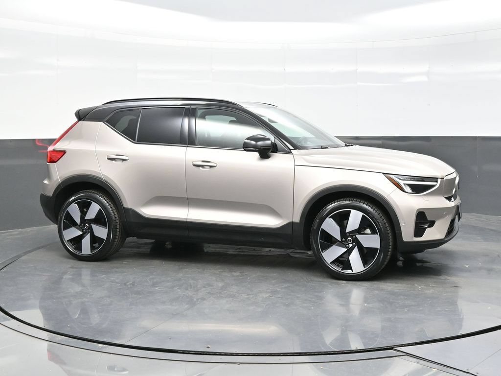 Used 2023 Volvo XC40 Recharge Plus AWD/4WD image 8