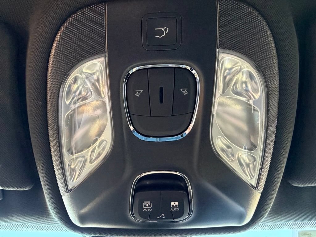 New 2026 Jeep Compass Latitude w/ Sun and Sound Group AWD/4WD image 24
