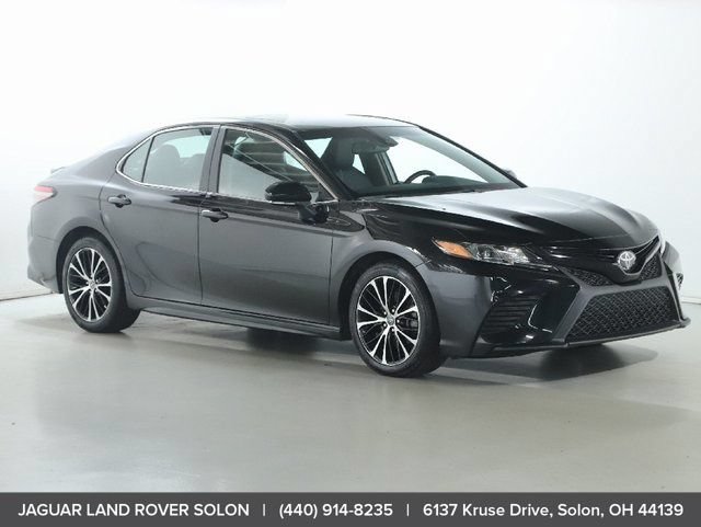 Used 2018 Toyota Camry SE w/ Moonroof Package FWD image 11