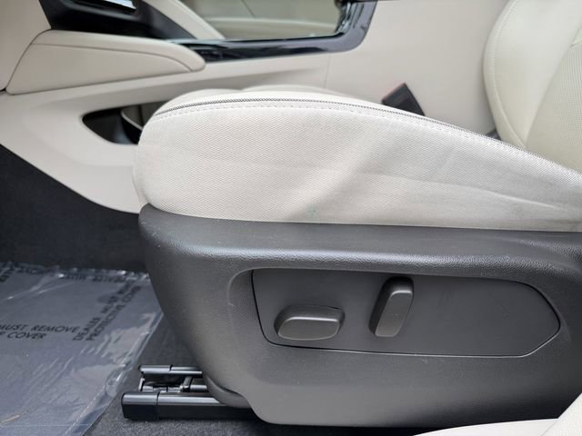 Used 2023 Buick Envision Essence FWD image 13