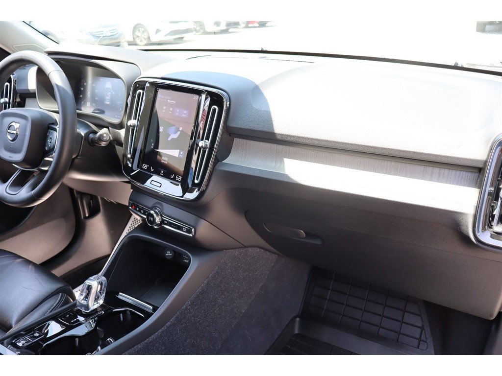 Used 2022 Volvo XC40 T5 Inscription AWD/4WD image 17