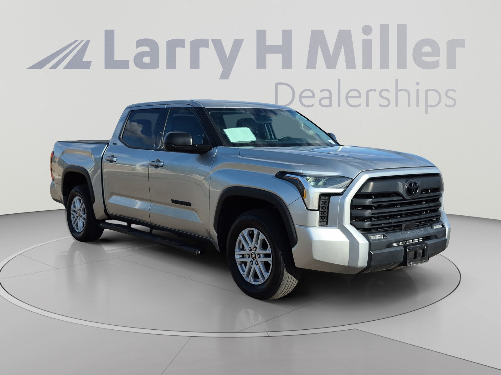 Used 2022 Toyota Tundra SR5 w/ SR5 Premium Package RWD image 7