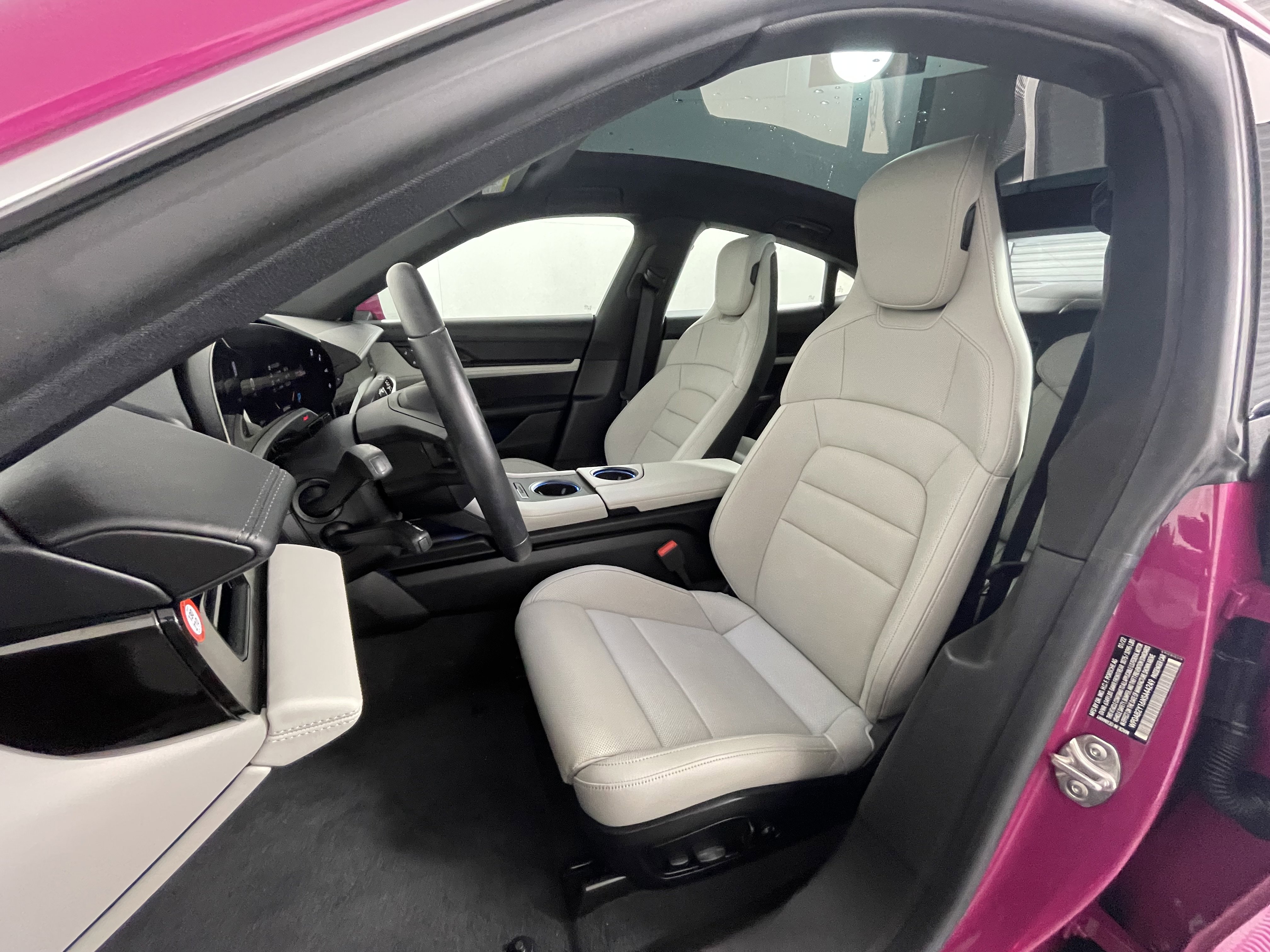 Certified 2022 Porsche Taycan 4S image 5