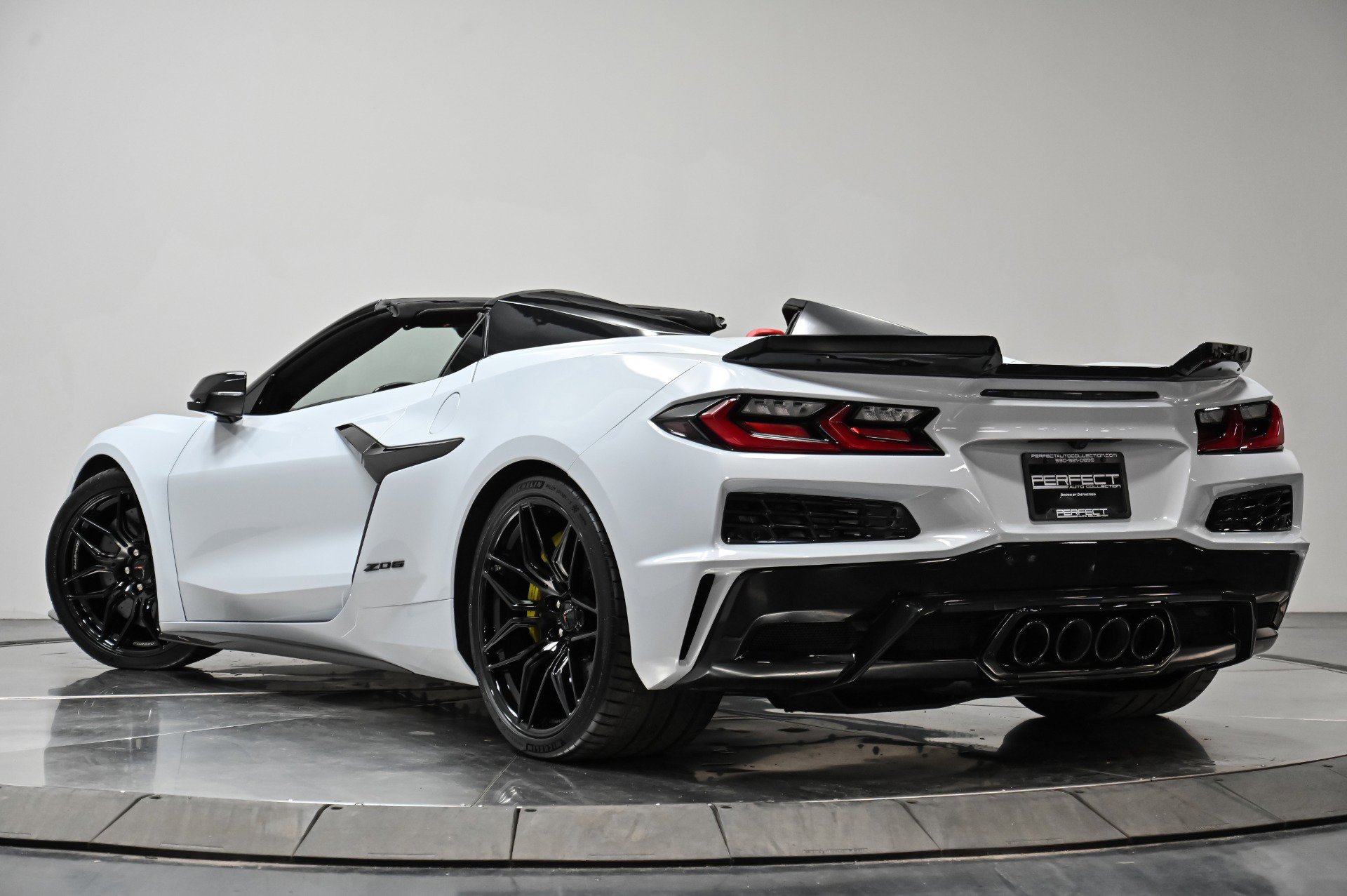 Used 2024 Chevrolet Corvette Z06 w/ Stealth Interior Trim Package image 19