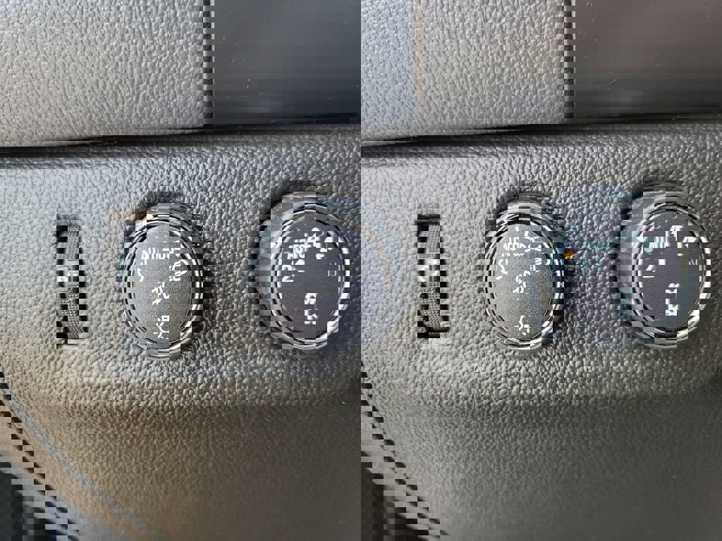 Used 2021 Chevrolet Colorado Z71 AWD/4WD image 21