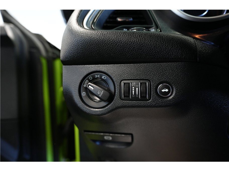 Used 2015 Dodge Challenger R/T Plus RWD image 15