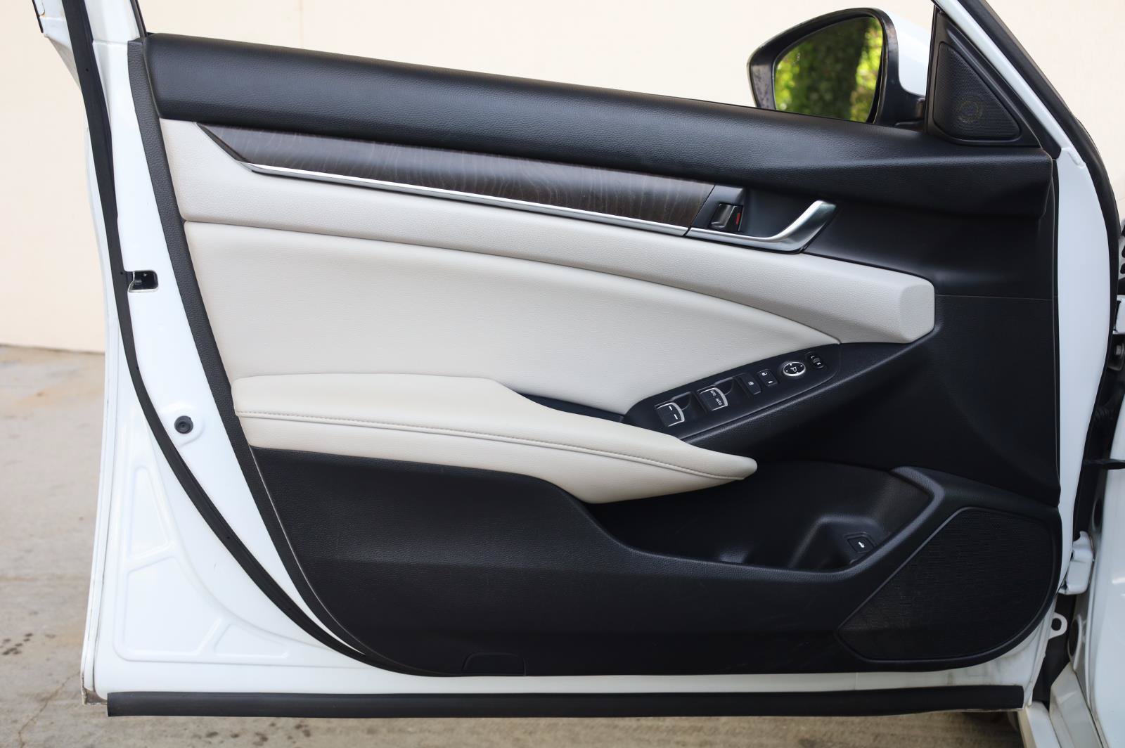 Used 2019 Honda Accord EX image 15