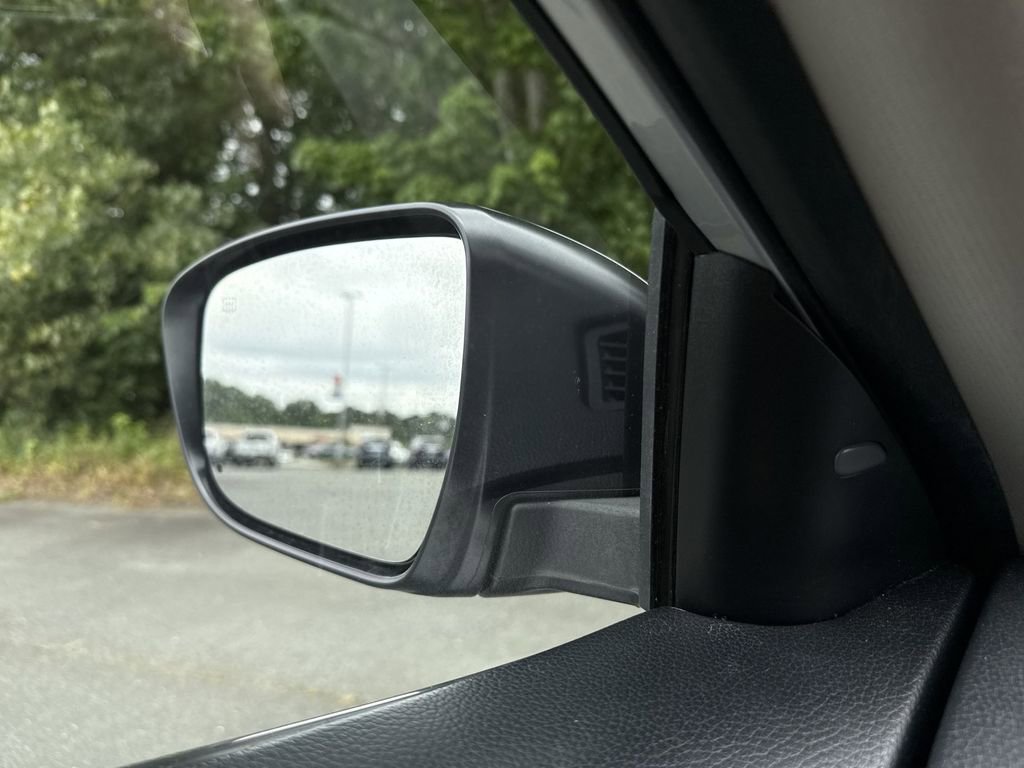 Used 2018 Nissan Rogue SV image 35