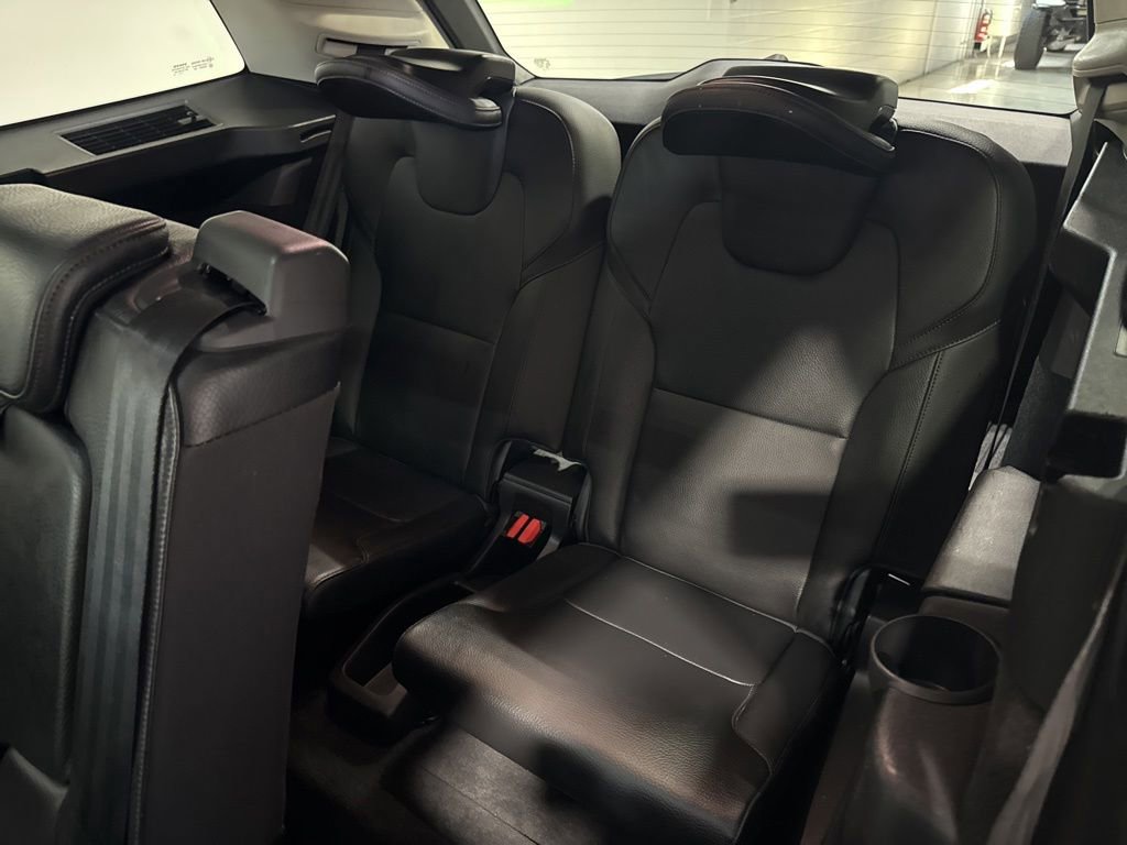 Used 2016 Volvo XC90 T6 Momentum w/ Vision Package AWD/4WD image 24