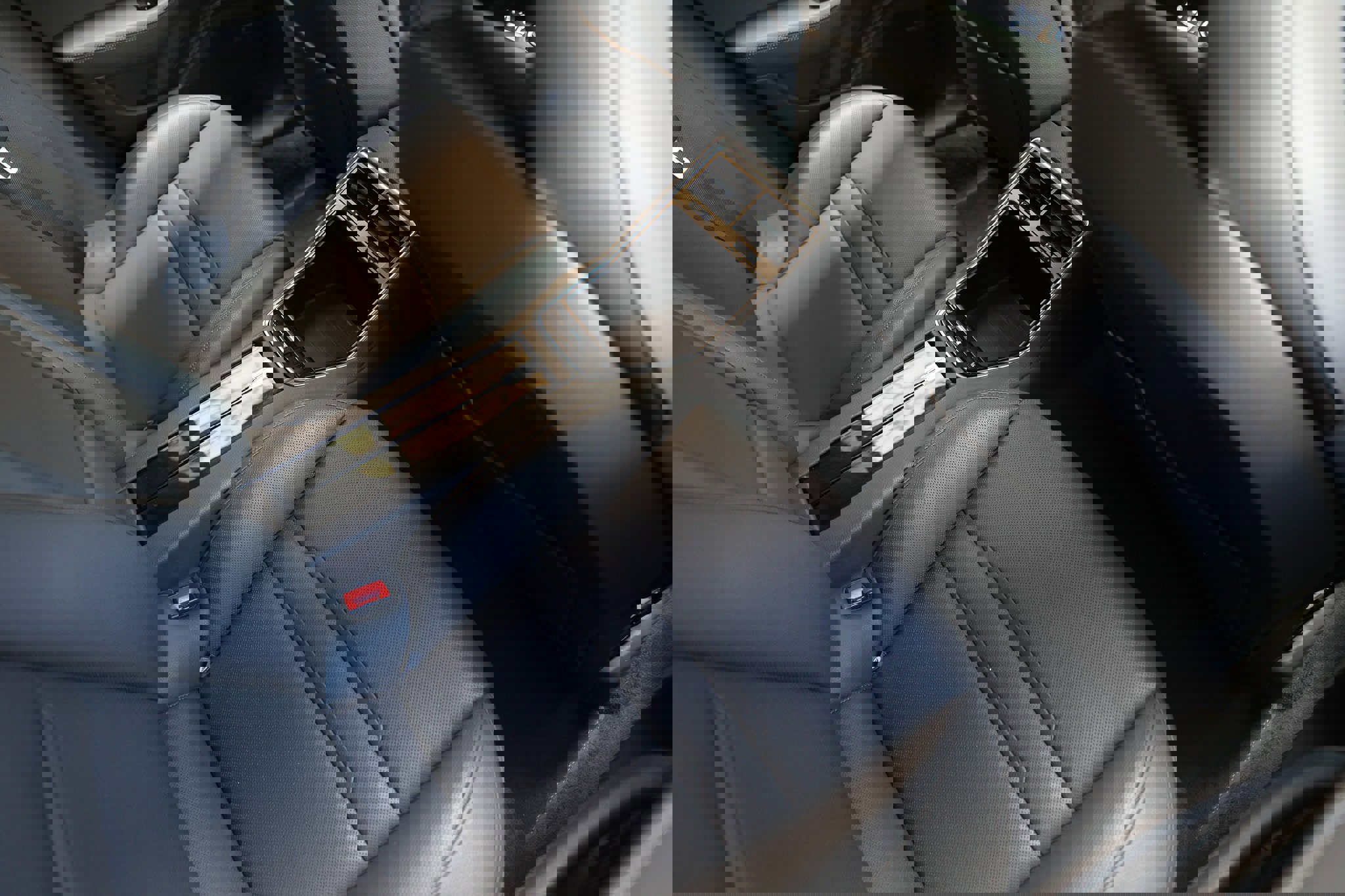 Used 2018 Porsche Panamera 4 image 13