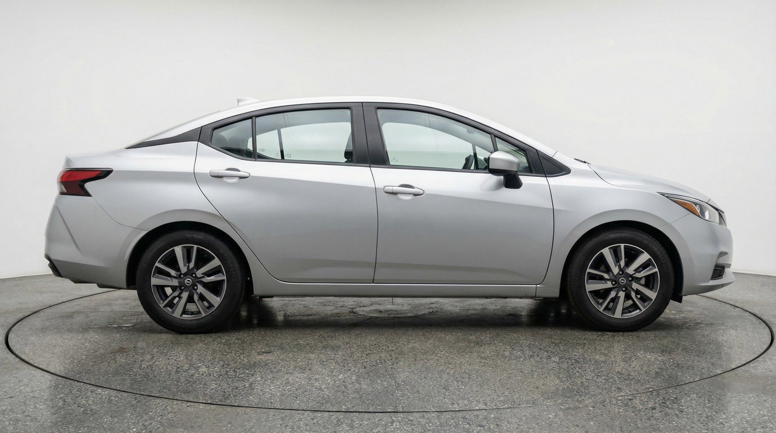 Used 2025 Nissan Versa SV image 11