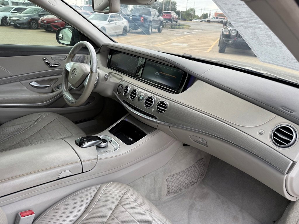 Used 2017 Mercedes-Benz S 550 4MATIC Sedan image 17