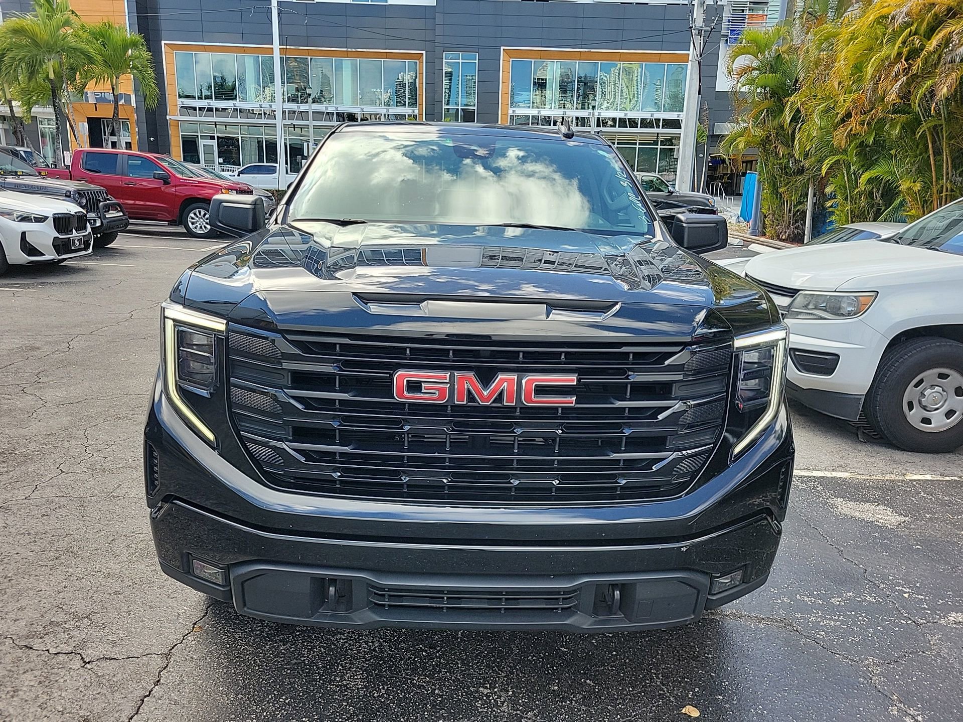 Used 2023 GMC Sierra 1500 Elevation image 4