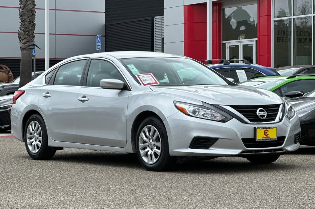 Used 2016 Nissan Altima 2.5 S w/ Power Driver Seat Package image 2