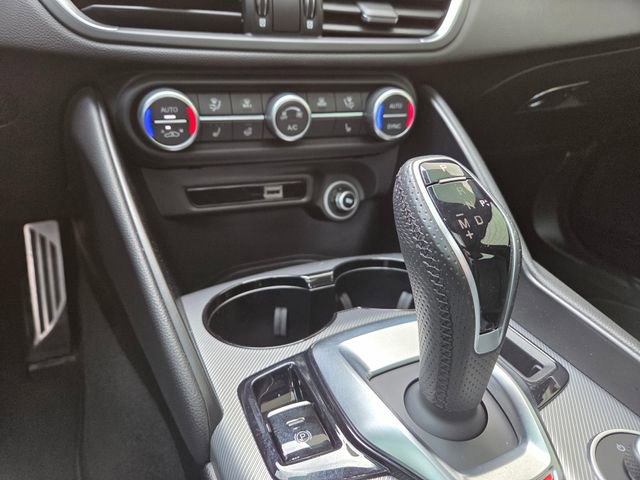 Used 2024 Alfa Romeo Giulia Ti AWD/4WD image 40
