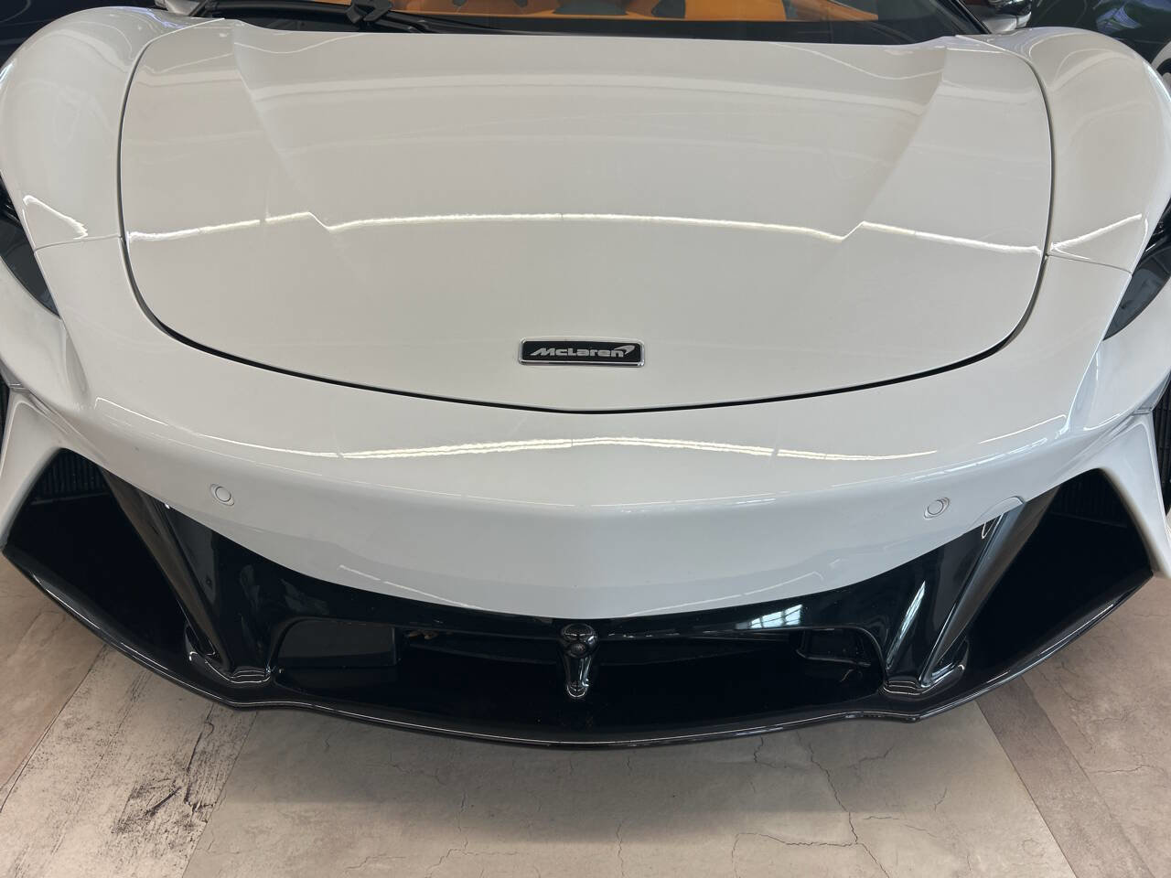 Used 2025 McLaren Artura Spider image 13