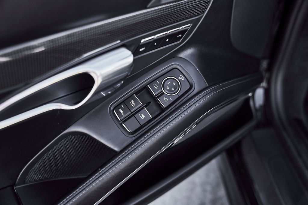 Used 2014 Porsche 911 Turbo S AWD/4WD image 32