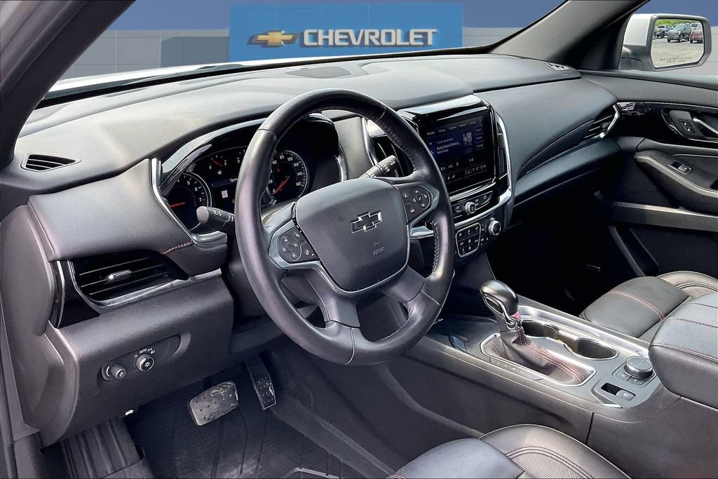 Used 2022 Chevrolet Traverse RS FWD image 17