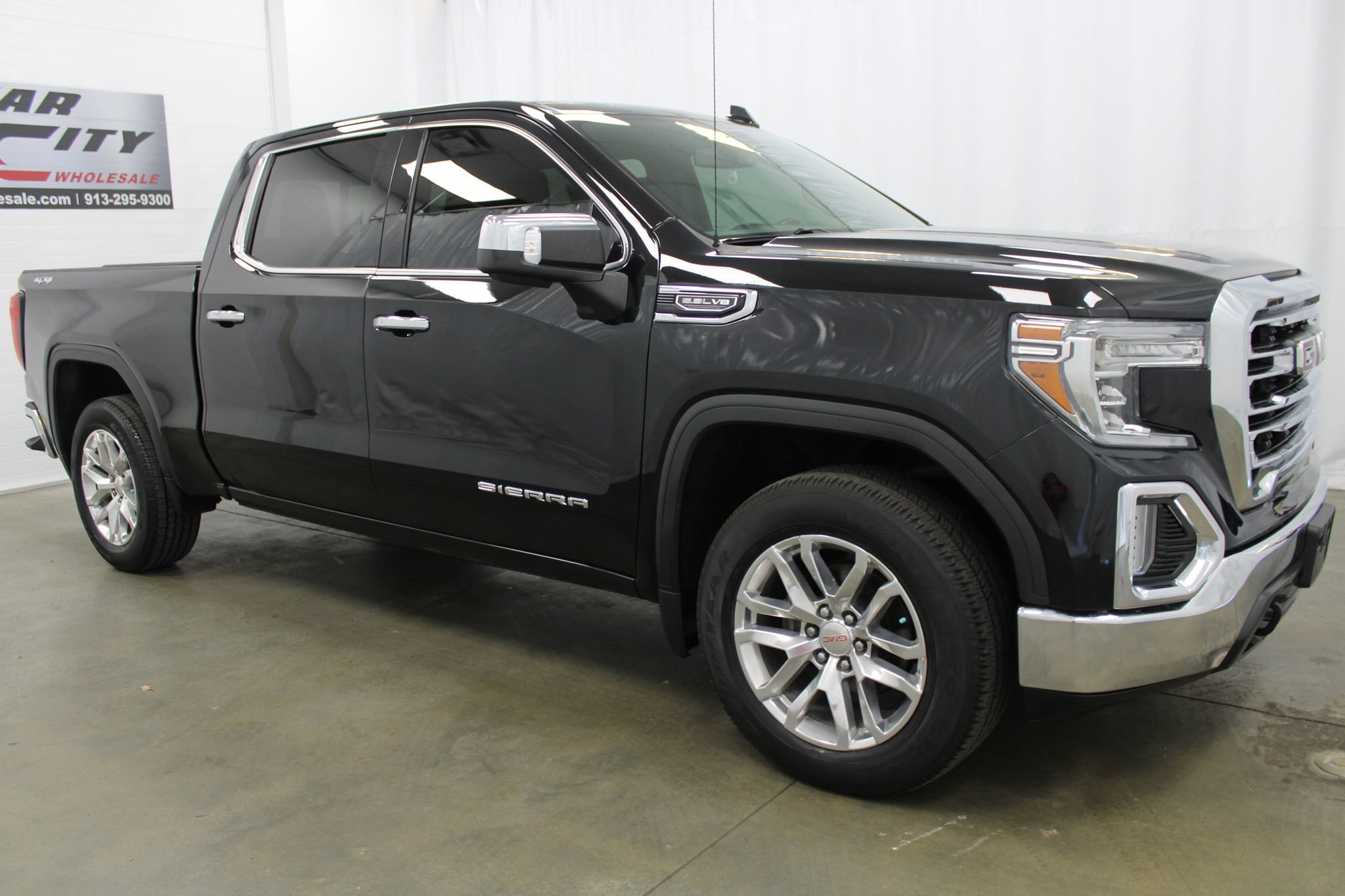 Used 2019 GMC Sierra 1500 SLT w/ SLT Convenience Package AWD/4WD image 4