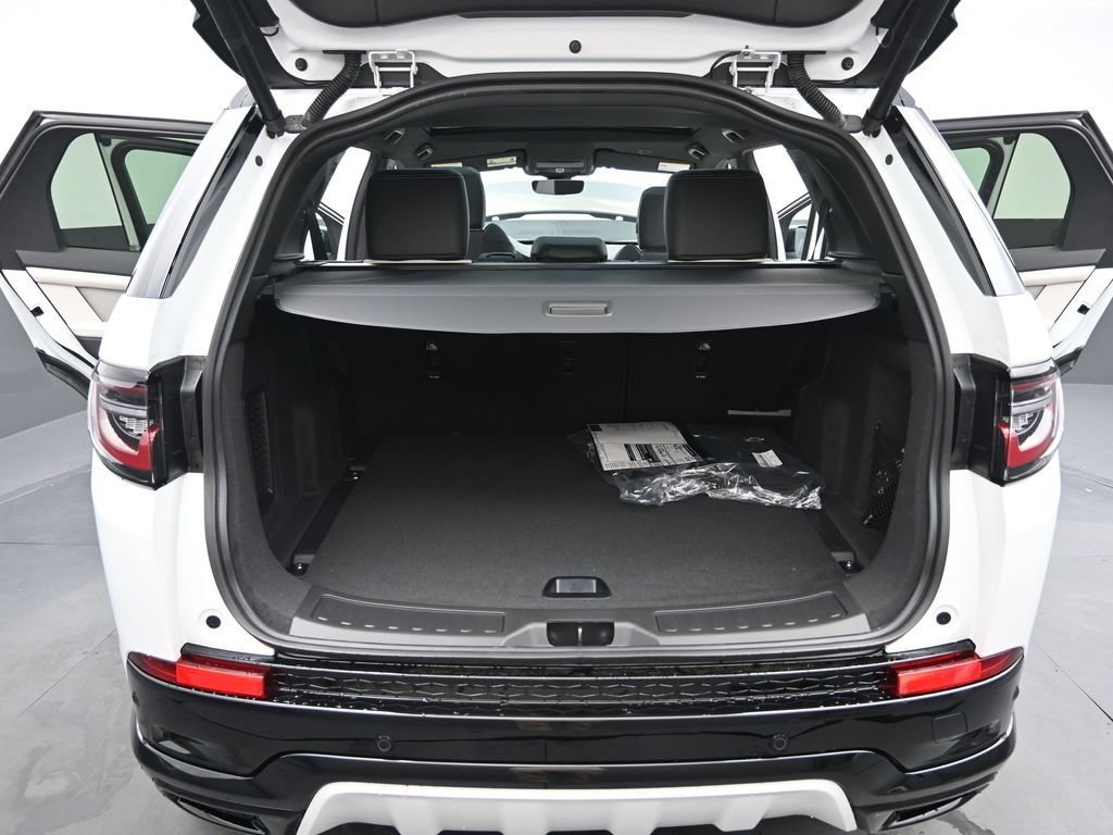 New 2026 Land Rover Discovery Sport Landmark AWD/4WD image 14