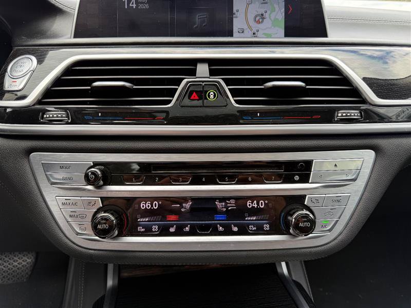 Used 2018 BMW 750Li xDrive AWD/4WD image 39